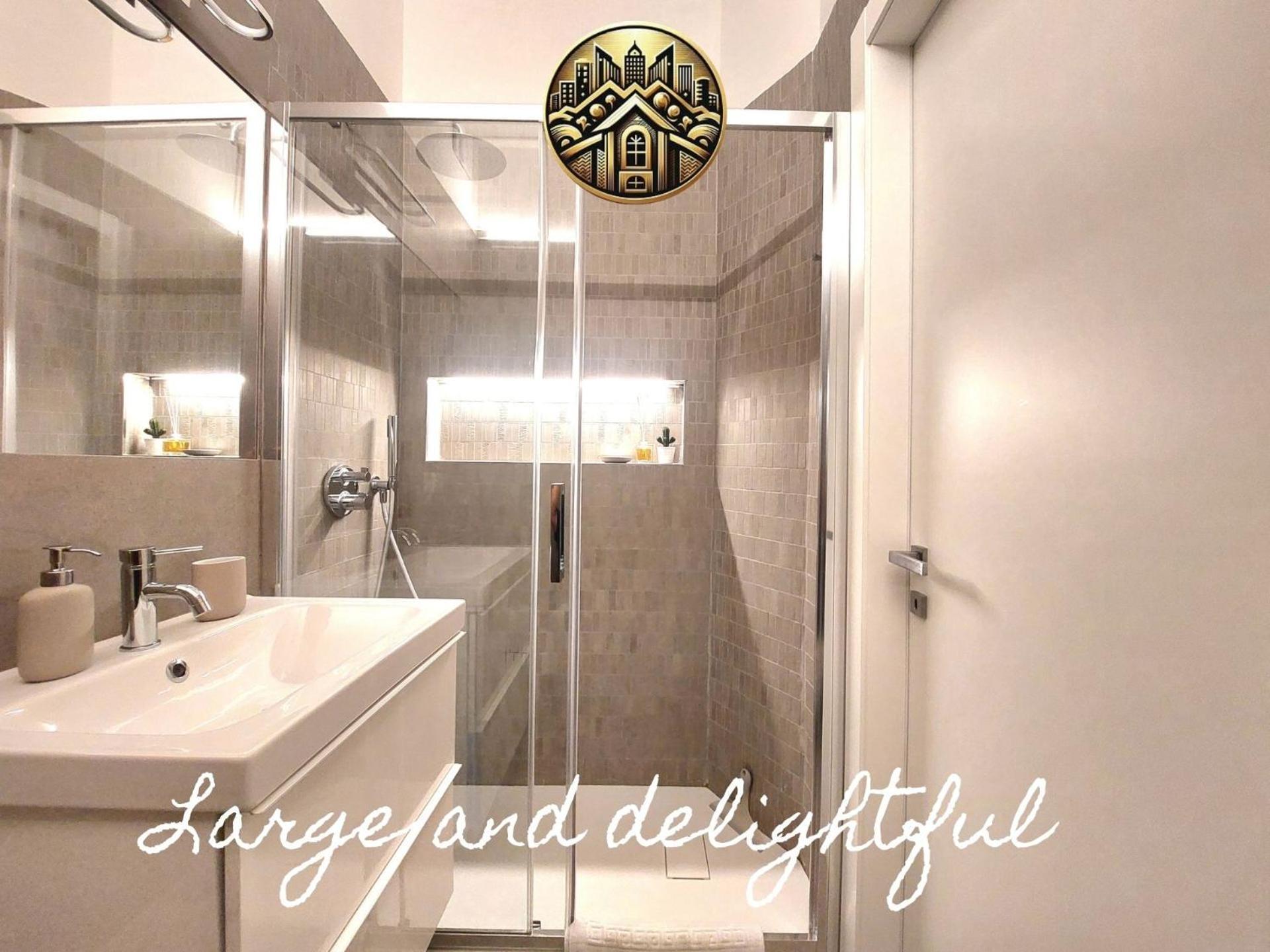 Navigli-San Babila New Studio Attico Balcone Aria Милано Екстериор снимка